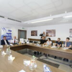 Przekazanie detektora gazowego Straży Miejskiej przez Wodociągi Kieleckie / Marzena Mąkosa / Radio Kielce