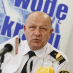 Przekazanie detektora gazowego Straży Miejskiej przez Wodociągi Kieleckie. Na zdjęciu: Władysław Kozieł - komendant Straży Miejskiej w Kielcach  / Marzena Mąkosa / Radio Kielce