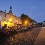 Inscenizacja upamiętniająca rocznicę rozbicia więzienia UB w Ośrodku Myśli Patriotycznej i Obywatelskiej w Kielcach przy ulicy Zamkowej / Marzena Mąkosa / Radio Kielce