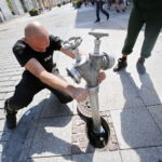 Kurtyny wodne na Placu Artystów. Hydrant / Marzena Mąkosa / Radio Kielce