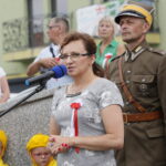 Kolejny przystanek „Kadrówki”. Uroczystości w Wodzisławiu. Przemawia Agata Wojtyszek - wojewoda świętokrzyski  / Marzena Mąkosa / Radio Kielce