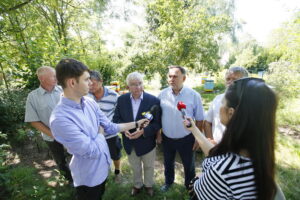 Konferencja prasowa PiS. Na zdjęciu: Krzysztof Lipiec - poseł PiS i Marek Kwitek - poseł PiS / Marzena Mąkosa / Radio Kielce