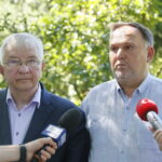 Konferencja prasowa PiS. Na zdjęciu od lewej: Krzysztof Lipiec - poseł PiS i Marek Kwitek - poseł PiS / Marzena Mąkosa / Radio Kielce