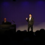 Kacper Kuszewski i jego „Album rodzinny” - Tarasy Sztuki Kieleckiego Centrum Kultury / Marzena Mąkosa / Radio Kielce