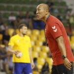 Trening otwarty drużyny PGE VIVE. Na zdjęciu: Talant Dujszebajew - trener PGE VIVE  / Marzena Mąkosa / Radio Kielce