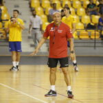 Trening otwarty drużyny PGE VIVE. Na zdjęciu: Talant Dujszebajew - trener PGE VIVE  / Marzena Mąkosa / Radio Kielce