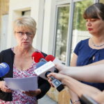 Konferencja Kukiz'15. Na zdjęciu od lewej: Dorota Koczwańska-Kalita - naczelnik kieleckiej delegatury Instytutu Pamięci Narodowej i Magdalena Fogiel-Litwinek - prezes świętokrzyskiego Stowarzyszenia Kukiz'15 / Marzena Mąkosa / Radio Kielce