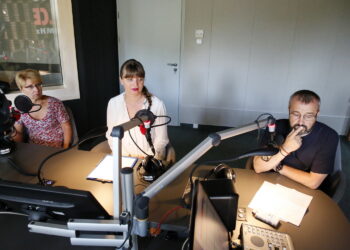 Punkty widzenia. Na zdjęciu (od lewej): Dorota Koczwańska-Kalita - naczelnik kieleckiej delegatury Instytutu Pamięci Narodowej; Magdalena Fogiel-Litwinek - prezes świętokrzyskiego Stowarzyszenia Kukiz'15 i Bogdan Białek - prezes kieleckiego Stowarzyszenia im. Jana Karskiego / Marzena Mąkosa / Radio Kielce