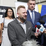 Konferencja prasowa posła Piotra Liroya-Marca. Przemawia Piotr Liroy-Marzec - kandydat na prezydenta miasta Kielce / Marzena Mąkosa / Radio Kielce