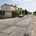 Nowy próg zwalniający na ulicy Naruszewicza / Marzena Mąkosa / Radio Kielce