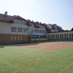 Szkoła Podstawowa im. Henryka Sienkiewicza. Boisko / Marzena Mąkosa / Radio Kielce