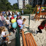 Otwarcie placu zabaw na osiedlu Ściegiennego / Marzena Mąkosa / Radio Kielce