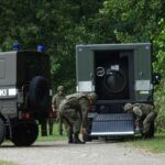 Ostrowiec. Niewybuch nieopodal kompleksu rekreacyjno-wypoczynkowym na Gutwinie znalazł przechodzień / Emilia Sitarska / Radio Kielce