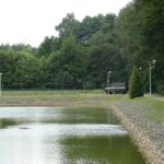 Ostrowiec. Niewybuch nieopodal kompleksu rekreacyjno-wypoczynkowym na Gutwinie znalazł przechodzień / Emilia Sitarska / Radio Kielce