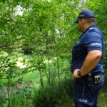 Ostrowiec. Niewybuch nieopodal kompleksu rekreacyjno-wypoczynkowym na Gutwinie znalazł przechodzień / Emilia Sitarska / Radio Kielce