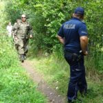 Ostrowiec. Niewybuch nieopodal kompleksu rekreacyjno-wypoczynkowym na Gutwinie znalazł przechodzień / Emilia Sitarska / Radio Kielce