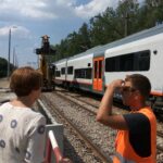 Skarżysko-Kościelne. Modernizacja stacji kolejowej. Wymieniane są tory i sieć trakcyjna, modernizowane są perony / Wiktor Dziarmaga / Radio Kielce