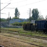 Starachowice Wschodnie. Modernizacja stacji kolejowej. Wymieniane są tory i sieć trakcyjna, modernizowane są perony / Anna Głąb / Radio Kielce