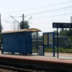 Starachowice Wschodnie. Modernizacja stacji kolejowej. Wymieniane są tory i sieć trakcyjna, modernizowane są perony / Anna Głąb / Radio Kielce