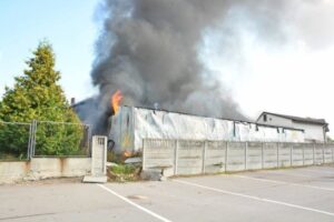 Stopnica. Pożar magazynu materiałów budowlanych / KP PSP Busko-Zdrój