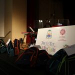 Sandomierz. Rozdanie wyprawek w ramach akcji „Tornister pełen uśmiechu” / Radio Kielce