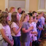 Sandomierz. Rozdanie wyprawek w ramach akcji „Tornister pełen uśmiechu” / Radio Kielce