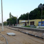 Wąchock. Modernizacja stacji kolejowej. Wymieniane są tory i sieć trakcyjna, modernizowane są perony / Tomasz Piwko / Radio Kielce