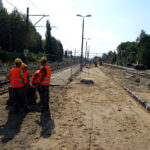 Wąchock. Modernizacja stacji kolejowej. Wymieniane są tory i sieć trakcyjna, modernizowane są perony / Tomasz Piwko / Radio Kielce