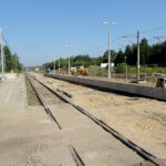 Wąchock. Modernizacja stacji kolejowej. Wymieniane są tory i sieć trakcyjna, modernizowane są perony / Tomasz Piwko / Radio Kielce