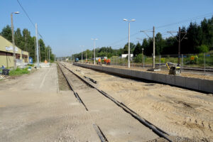 Wąchock. Modernizacja stacji kolejowej. Wymieniane są tory i sieć trakcyjna, modernizowane są perony / Tomasz Piwko / Radio Kielce