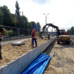 Wąchock. Modernizacja stacji kolejowej. Wymieniane są tory i sieć trakcyjna, modernizowane są perony / Tomasz Piwko / Radio Kielce