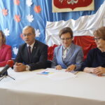 Wizyta Ministra Inwestycji i Rozwoju Jerzego Kwiecińskiego w regionie świętokrzyskim. Od lewej: Anna Krupka - poseł PiS, Jerzy Kwieciński - Minister Inwestycji i Rozwoju, Agata Wojtyszek - wojewoda świętokrzyski, Maria Zuba - poseł PiS / Michał Kita / Radio Kielce