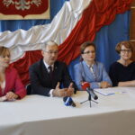 Wizyta Ministra Inwestycji i Rozwoju Jerzego Kwiecińskiego w regionie świętokrzyskim. Od lewej: Anna Krupka - poseł PiS, Jerzy Kwieciński - Minister Inwestycji i Rozwoju, Agata Wojtyszek - wojewoda świętokrzyski, Maria Zuba - poseł PiS / Michał Kita / Radio Kielce