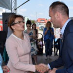 Obchody jubileuszu 60-lecia GKS Rudki. Wręczenie odznaczeń zasłużonym działaczom GKS Rudki. Od lewej: Anna Krupka - poseł PiS, Agata Wojtyszek - wojewoda świętokrzyski, Łukasz Kowalski - kapitan i kierownik GKS Rudki / Agata Sałata