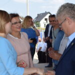 Obchody jubileuszu 60-lecia GKS Rudki. Wręczenie odznaczeń zasłużonym działaczom GKS Rudki. Z lewej: Anna Krupka - poseł PiS i Agata Wojtyszek - wojewoda świętokrzyski / Agata Sałata