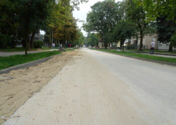 Busko-Zdrój. Ulica Rzewuskiego, która ma zostać przebudowana na deptak / Kamil Włosowicz / Radio Kielce
