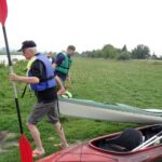 Spływ kajakowy z Pińczowa do Chrobrza z udziałem księdza biskupa Mariana Florczyka. Na zdjęciu: biskup Marian Florczyk / Kamil Włosowicz / Radio Kielce