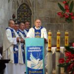 Wiślica. Wielki Odpust Wiślicki. Na zdjęciu: Ks. Wiesław Stępień - proboszcz i kustosz wiślickiej bazyliki / Kamil Włosowicz / Radio Kielce