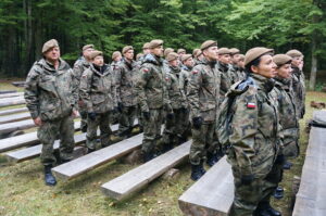 Święto żołnierzy Wojsk Obrony Terytorialnej na polanie „Wykus” / Marcin Różyc / Radio Kielce