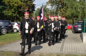 Kameduły. Rodzinny piknik historyczny „Buska Droga do Niepodległej” / Kamil Włosowicz / Radio Kielce