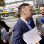 Koalicja Obywatelska zaprezentowała swoje pomysły na komunikację w Kielcach. Od lewej: Monika Kowalczyk i Michał Piasecki / Michał Kita / Radio Kielce