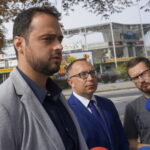 Koalicja Obywatelska zaprezentowała swoje pomysły na komunikację w Kielcach. Od lewej: Marek Kowalski i poseł Artur Gierada / Michał Kita / Radio Kielce