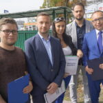 Koalicja Obywatelska zaprezentowała swoje pomysły na komunikację w Kielcach. Od lewej: Kamil Piwowarski, Michał Piasecki, Monika Kowalczyk, Marek Kowalski i poseł Artur Gierada / Michał Kita / Radio Kielce