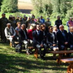 Odsłonięto obelisku poświęconego Polskiej Organizacji Wojskowej i mieszkańcom miejscowości, którzy sto lat temu stawili czynny opór żandarmerii austriackiej, dokonującej rekwizycji żywności / Emilia Sitarska / Radio Kielce