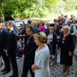 Odsłonięto obelisku poświęconego Polskiej Organizacji Wojskowej i mieszkańcom miejscowości, którzy sto lat temu stawili czynny opór żandarmerii austriackiej, dokonującej rekwizycji żywności / Emilia Sitarska / Radio Kielce