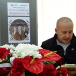 Jędrzejów. Narodowe Czytanie "Przedwiośnia". Na zdjęciu Marcin Piszczek - burmistrz Jędrzejowa / Ewa Pociejowska - Gawęda / Radio Kielce