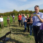 Marszałek województwa Adam Jarubas oraz Tomasz  Hałatkiewicz podpisali umowę z Komisją Europejską na realizację projektu LIFE pn. „Renaturyzacja śródlądowej delty rzeki Nidy” / Ewa Pociejowska-Gawęda / Radio Kielce