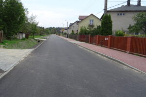 Wyremontowana droga w miejscowości Trębowiec Duży, w gminie Mirzec / Tomasz Piwko / Radio Kielce