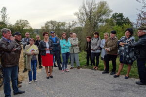 Mieszkańcy Michałowa protestują przeciw zamknięciu mostu / Anna Głąb / Radio Kielce