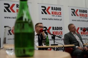 Studio Polityczne. Na zdjęciu (od lewej): Dariusz Kaszuba – PiS i Marcin Kornaga – PSL / Karol Żak / Radio Kielce